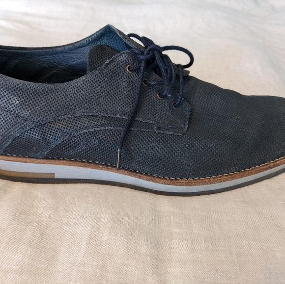 Manfield Dress Shoes - Picture 2 of 8